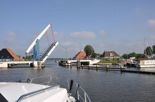Die Brückenbedienung der Brücken in der Provinz Friesland, Holland für 2016