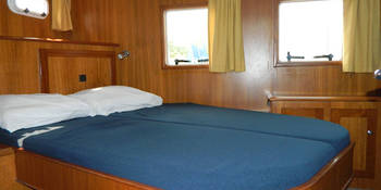 Achterkajuete-mit-Franzoesischem-Bett.jpg