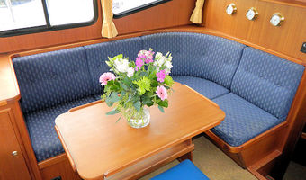 An Bord des Mietbootes Novia