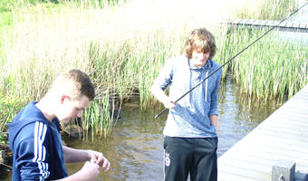 Angeln während unseres Urlaubs an Bord der Yacht Novia. Ein Reisebericht.