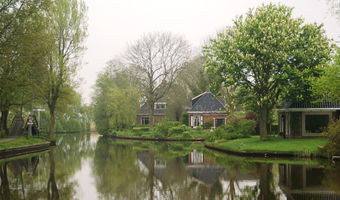 Eine Rundfahrt durch Groningen: wohnen am Wasser