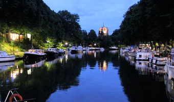 Leeuwarden Princenhof: die Carla von Yachts4U ist das dritte Boot von rechts