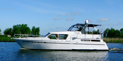 Yacht Gerda mit einem Meer an Raum für 6 bis 8 Personen geeignet