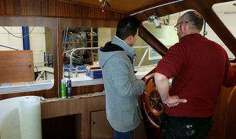 Abstimmung über die Überholung: Verkleidung einer Yacht