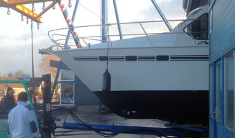 Jährliche Wartung und Malerarbeiten abgeschlossen; die Yacht verlässt den Schuppen