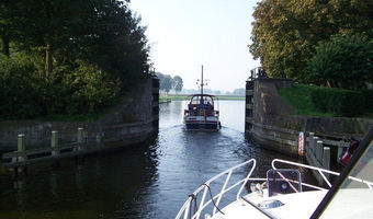 Blokzijl: aus dem Hafen ins Zentrum fahren
