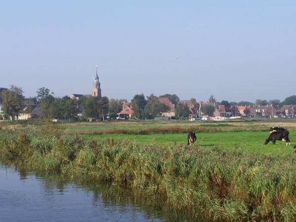 3 Paare stürzen sich in das Abenteuer Bootstour mit das Motorboot Lilian
