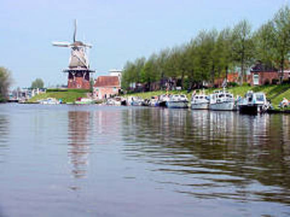 elfsteden-vaarroutes-Dokkum-Anlegeplatz.jpg