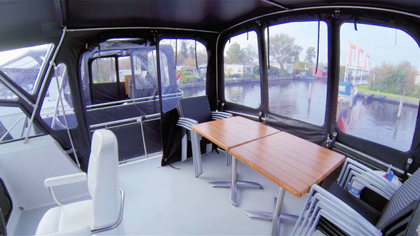 Vollständig abschließbares Zelt.jpg