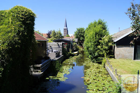 3 Ein wunderschöner Seitenkanal in Woudsend (18.06.2017).jpg