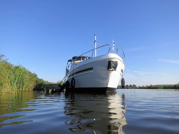 Motorboot Myrna van Yachts4U Bootverhuur top.jpg