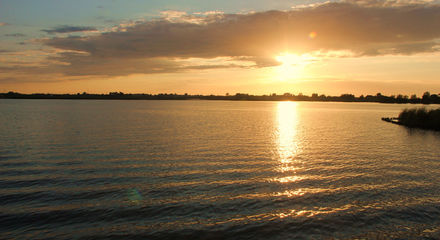 Vroeg uit de veren eendagje van de huurboot af.jpg
