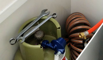 Überprüfung der Kupplung des Herds an Bord