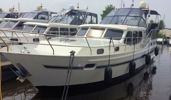 Am Hafen erwartet uns ein fein hergerichtetes Boot