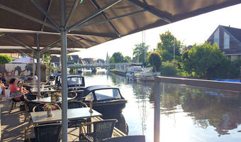 Auf der Uferterrasse einen ganz leckeren frischen Zander zu genießen