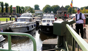 In der Schleuse bei Blokzijl
