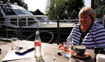 Warten bis die Brücke geöffnet wird