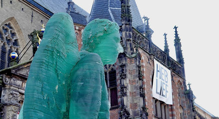 Zwolle, glazen engel bij de kerk.jpg