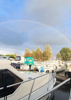 Das Schiff ordnungsgemäß im Hafen festmachen