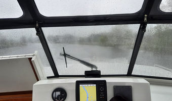 Zum Glück gibt es einen Scheibenwischer auf dem Boot 