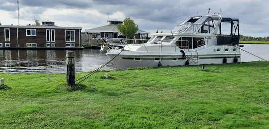 Verhuur van mooie motorboten in Friesland header.jpg