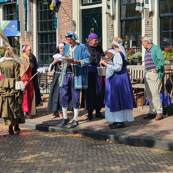 Hindeloopen hatte früher seine eigene Kleidertracht.