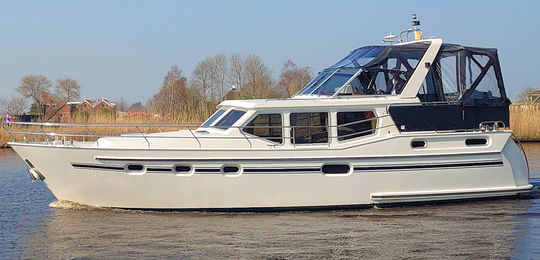 Die Yacht Amora in Holland mieten.jpg