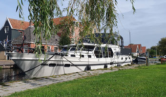 Boot Sofia von Yachts4U am Kai