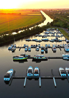 Gemietete Boote werden in Holland an den Verleihhafen zurückgegeben