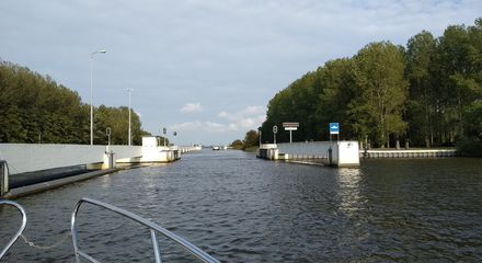 Schleuse bei Terherne.jpg